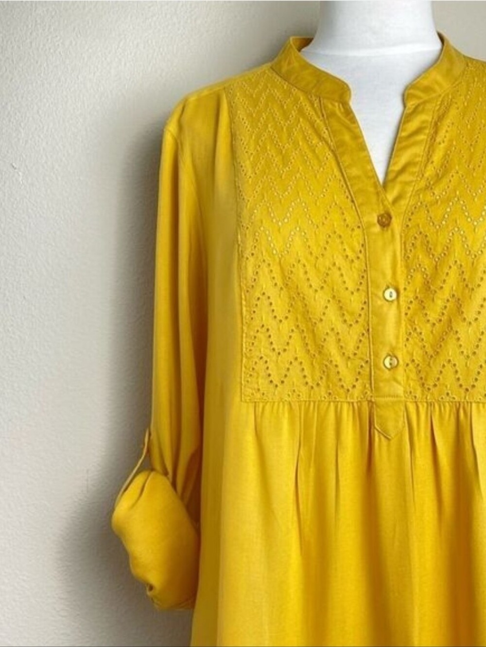 ST. John’s Bay Tunic Top L | blouse rolltab sleeves eyelet lace flowy yellow